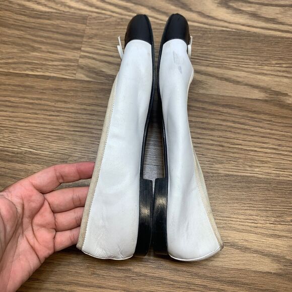 Chanel CC Ballerina Ballet Flats White Black Cap Toe Calfskin Leather Size 39 - Picture 3 of 12